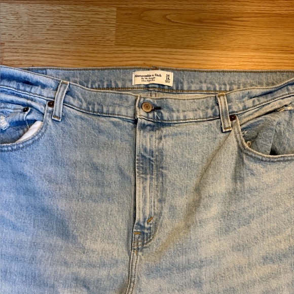 Abercrombie & Fitch Ultra High Rise 90s Straight Jean Size 34 - Picture 4 of 7